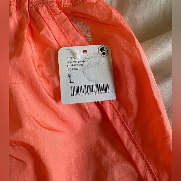 Free People NWT movement the way home shorts papaya punch size large - Picture 3 of 10